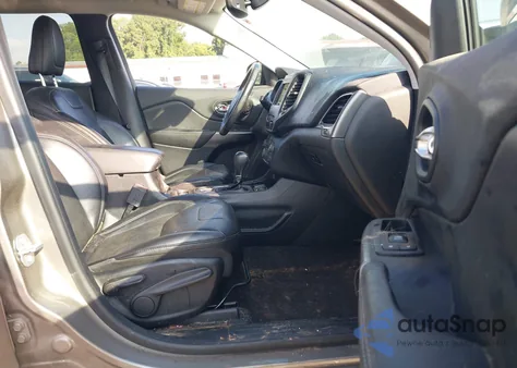 2019 Jeep Cherokee Latitude Plus Fwd from USA, damaged, VIN 1C4PJLLB1KD266004